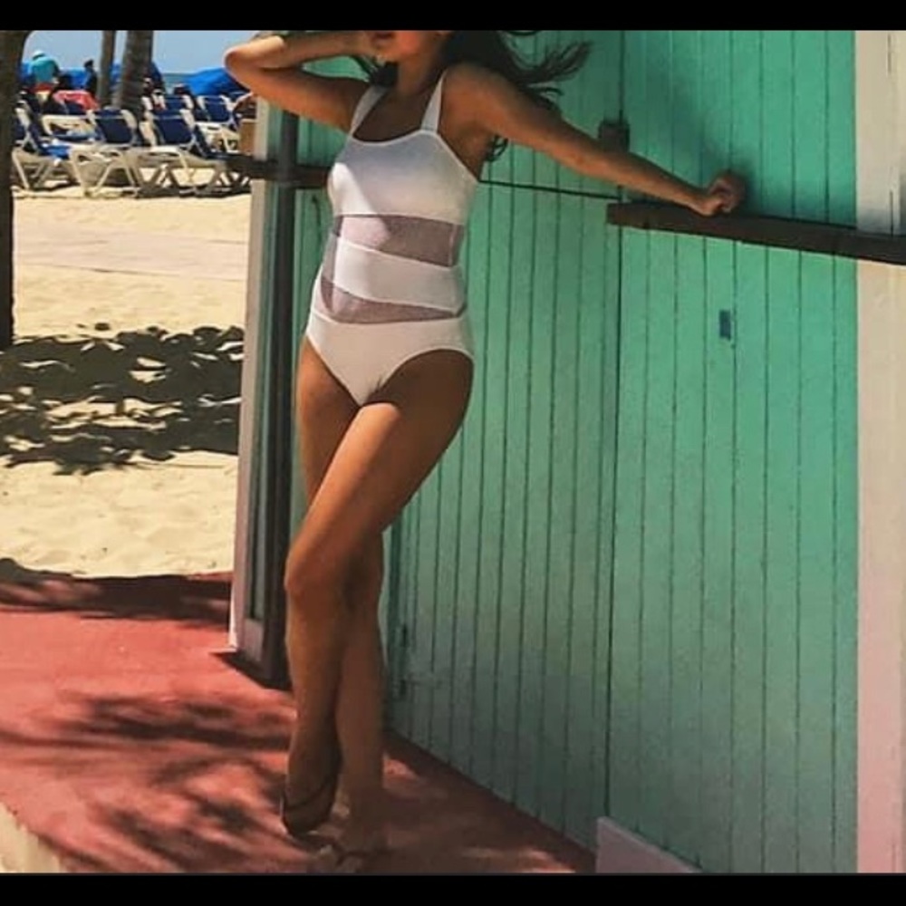 🌴Carmen Marc Valvo one piece swimsuit/white